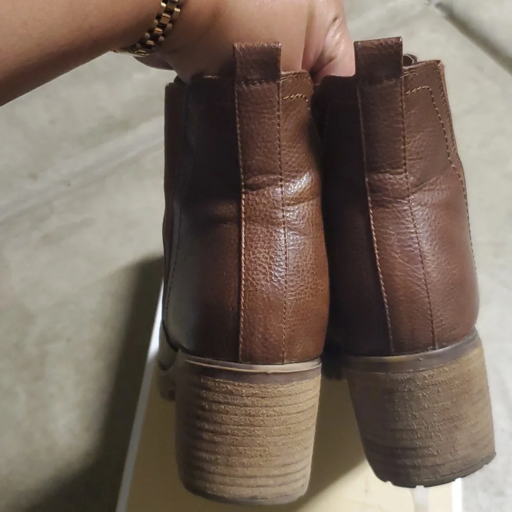 Beautiful  booties leather - Picture 5 of 15